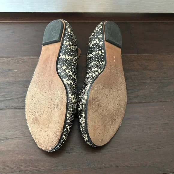 Coach Flats - Picture 3 of 3